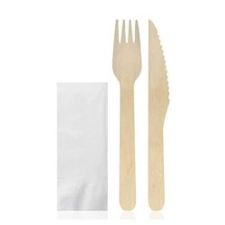 Forchetta, coltello di legno e tovagliolo